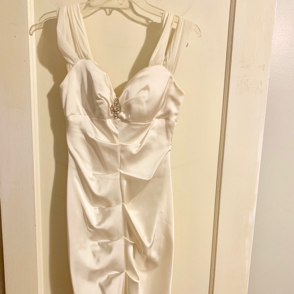 Xscape by Joanna Chen Cocktail Dress-Ivory-Size 6
